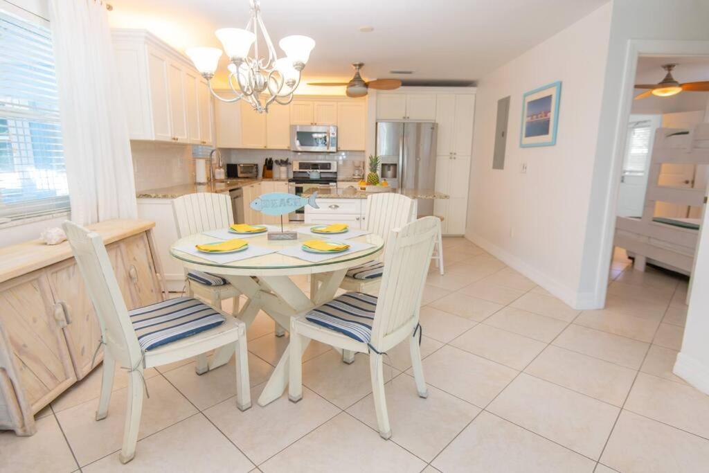 Fort Pierce - 2Bd,2Ba Tropical Surfside Retreat Bagian luar foto