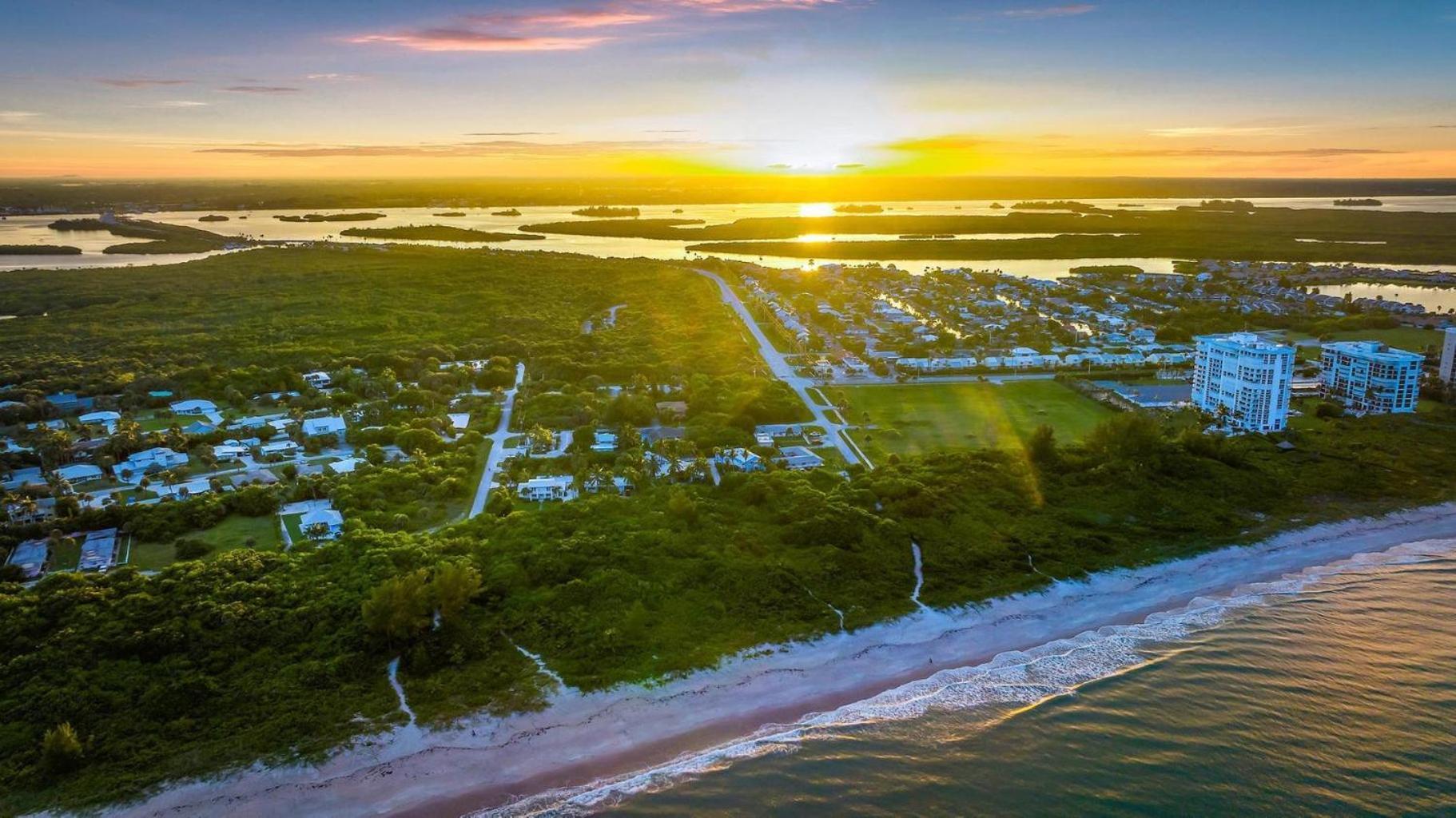 Fort Pierce - 2Bd,2Ba Tropical Surfside Retreat Bagian luar foto